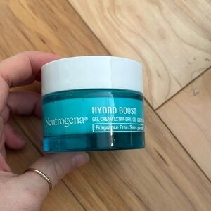 Neutrogena Hydro Boost Gel Cream in Aqua